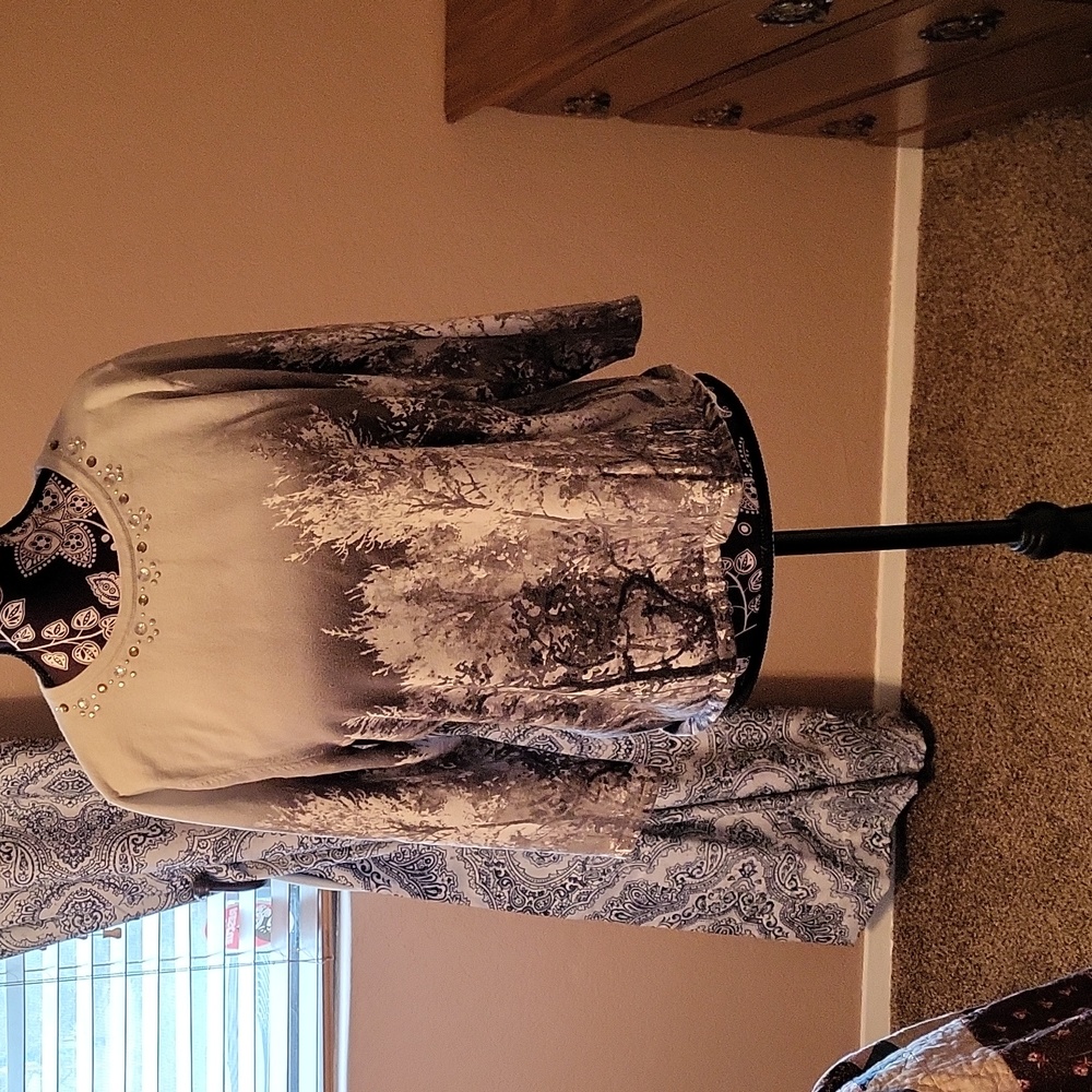 EUC Alfred Dunner Gray/White "Trees" Embellished Knit Top. 3/4 Sleeves. Size PM - Picture 1 of 4